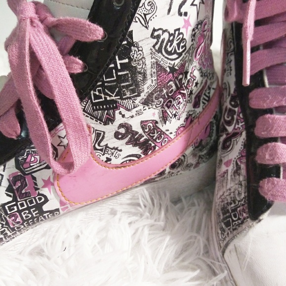 Diva Vintage Women Graffiti Nike size 5 - Picture 5 of 6